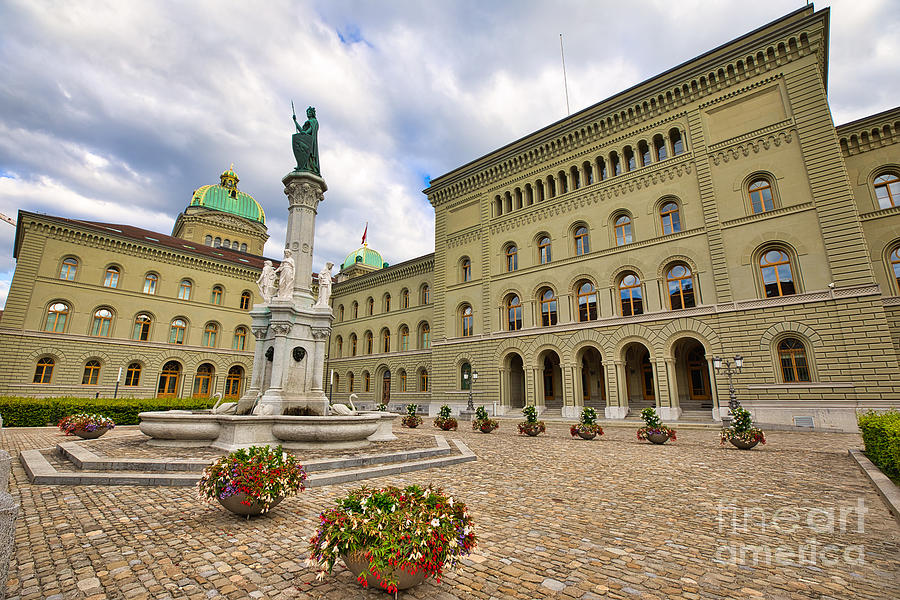 Federal Palace and Bernabrunnen Bern Photograph by Benny Marty