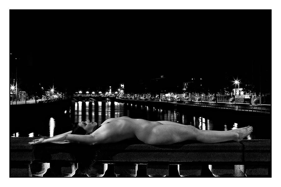 female-nude-butt-bridge-dublin-david-lawrence.jpg