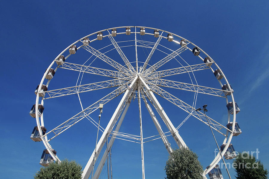 Ferris Wheel Photograph - Ferris Wheel 1 by Rudi Prott