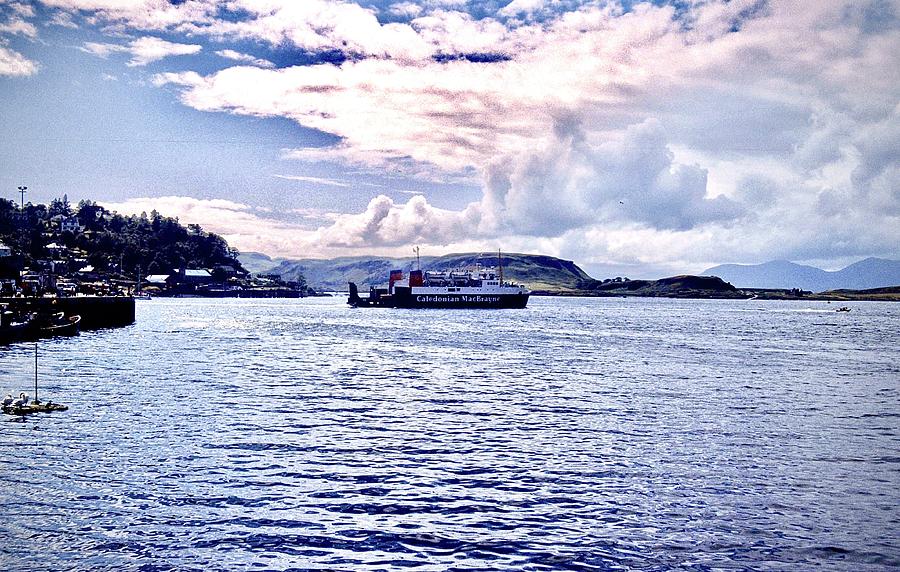 Ferry Departing Oban Photograph by Gordon James