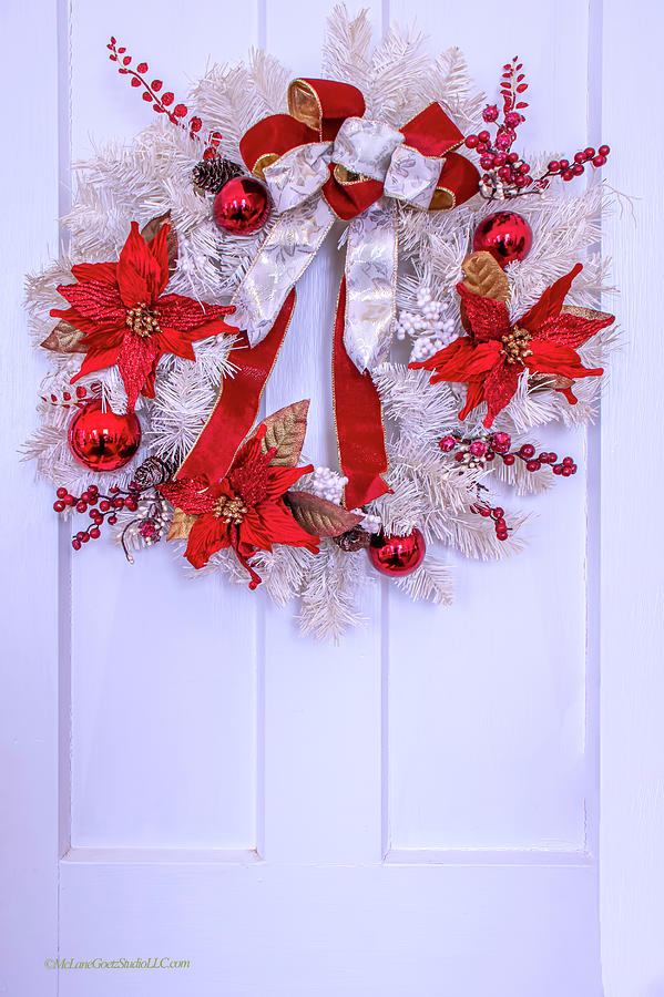 Festive Christmas Wreath Photograph by LeeAnn McLaneGoetz McLaneGoetzStudioLLCcom