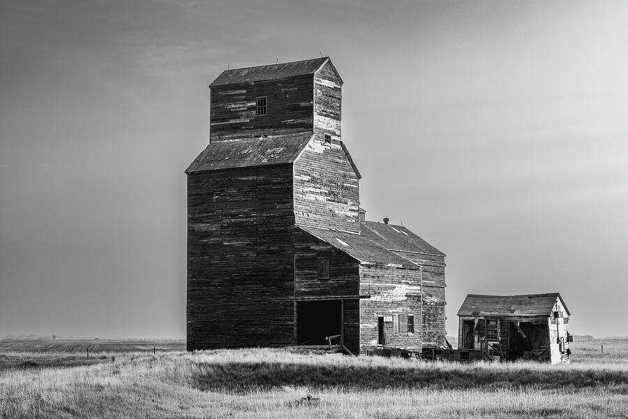 Black And White Photograph - Feudal Grain Elevator by Lars Olsson