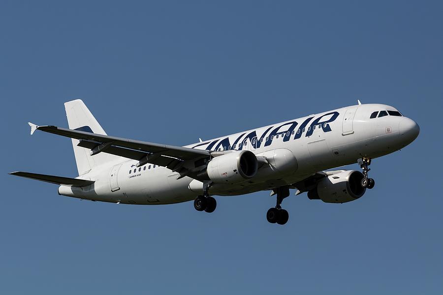 Finnair Airbus A320-214           X1 Photograph