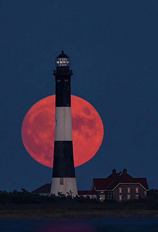 Fire Island Lighthouse Moonrise Photograph by Susan Candelario