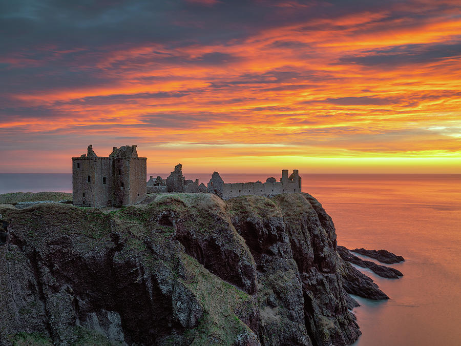 dunnottar castle sunset
