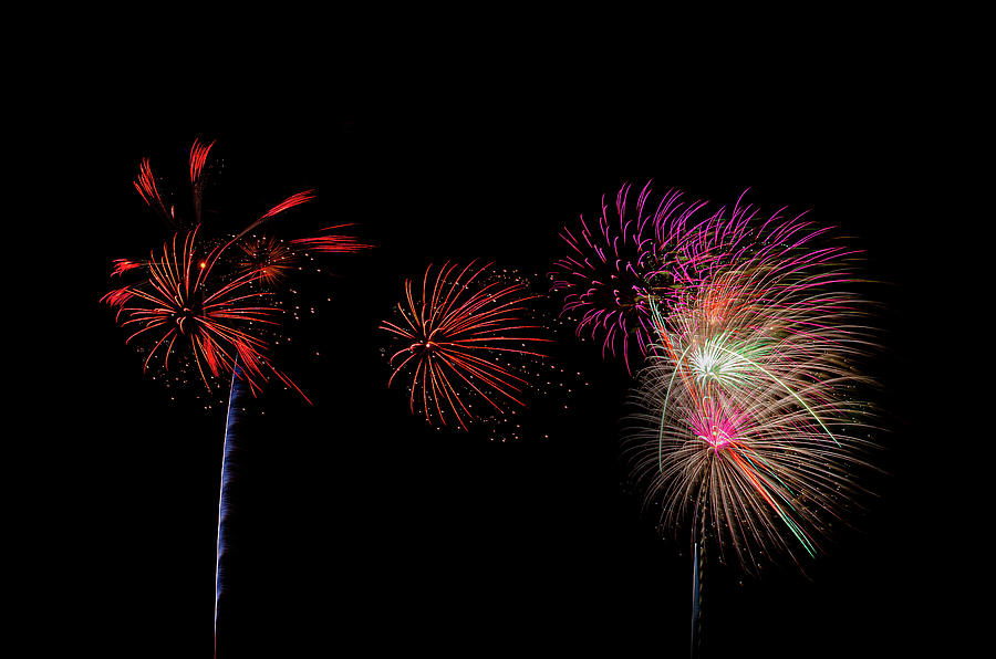 Fireworks-1 Photograph by John Kirkland