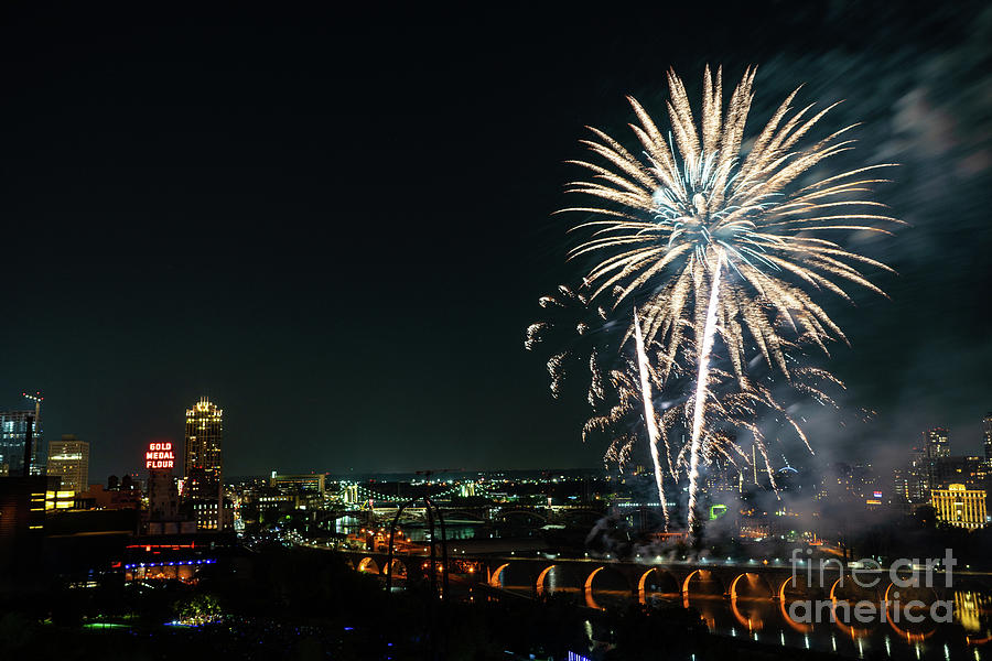 Fireworks 21-4 Photograph by Jim Schmidt MN