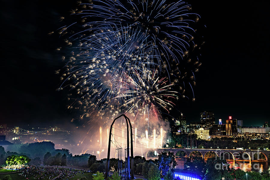 Fireworks 22-5 Photograph by Jim Schmidt MN