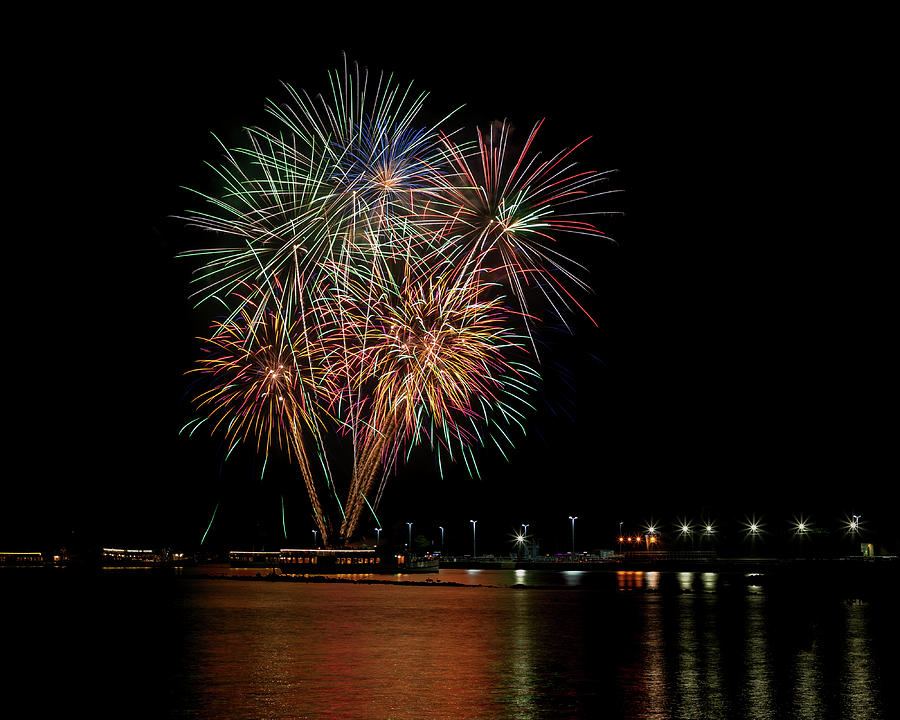 Fireworks on Chicago Navy Pier Photograph by Elvira Peretsman