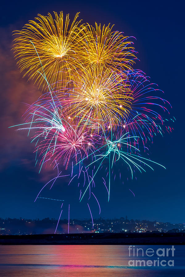 Fireworks show from Seaworld as seen from Ski Beach in Mission Bay