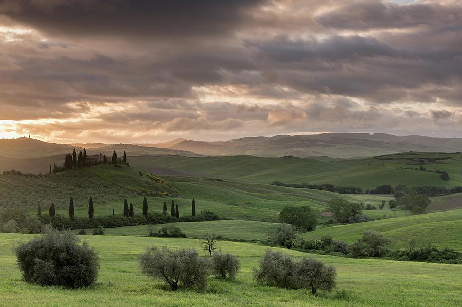 First Light In The Val DOrcia, Tuscany, Italy Photograph by Sarah Howard