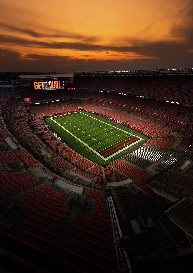 Cleveland Browns Photograph - Cleveland Browns #70 by Robert Hayton