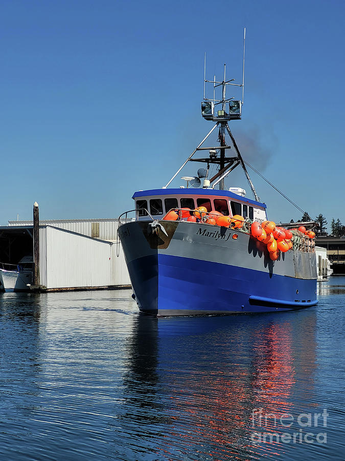 Fishing Vessel Marilyn J Going Crabbing Photograph by Norma Appleton