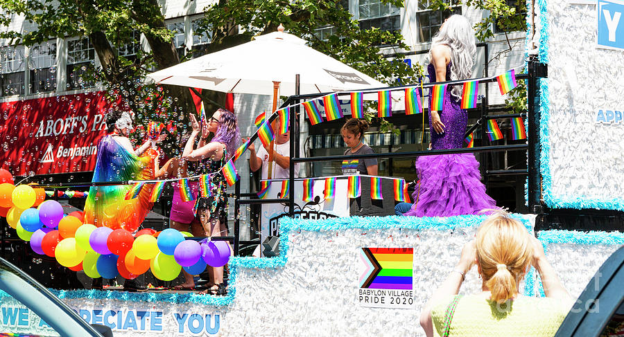 nyc gay pride parade float winners 2018