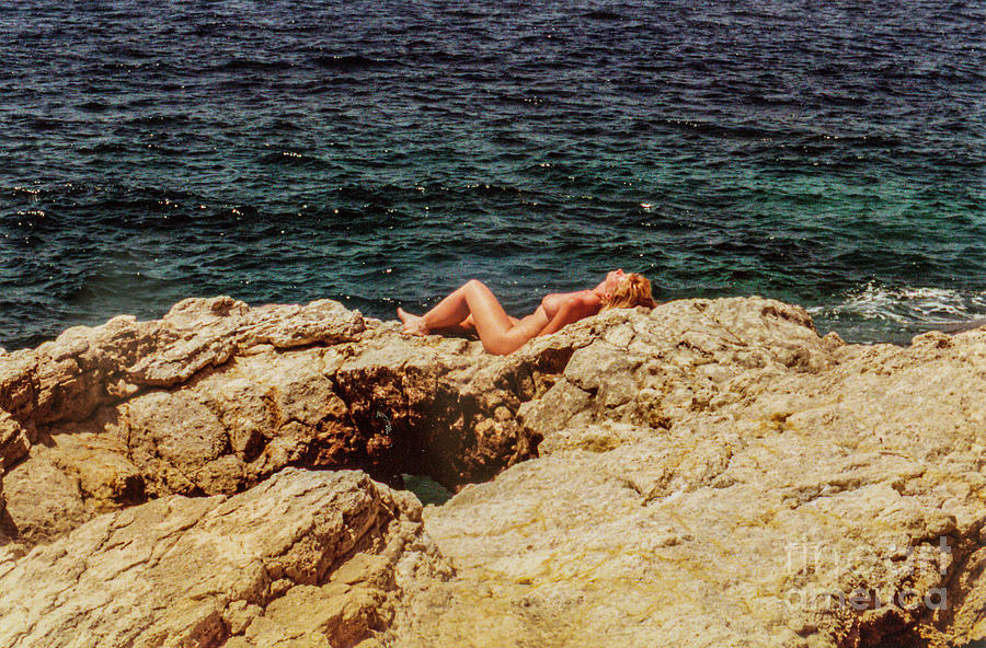 Nude Photograph - Flotsam by Broken Soldier