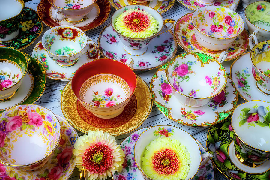 https://images.fineartamerica.com/images/artworkimages/mediumlarge/3/flowers-and-tea-cups-garry-gay.jpg