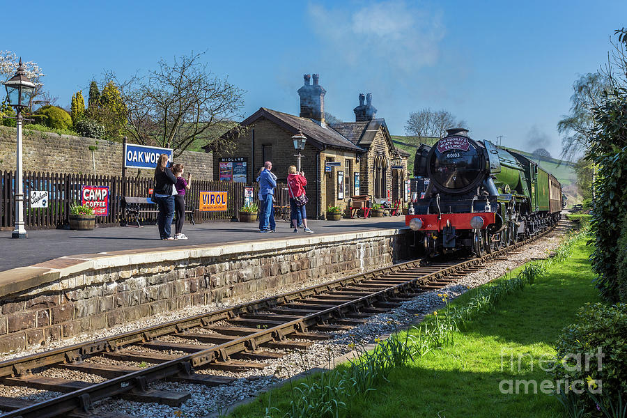 Flying Scotsman In Oakworth Photograph by Tom Holmes Photography