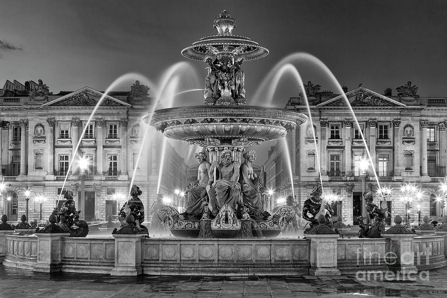 Fontaine Des Fleuves - Paris Photograph