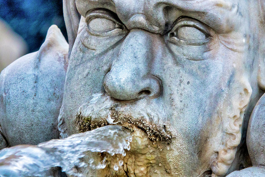 Fontana del Moro by Fabrizio Troiani Fontana del Moro by Fabrizio Troiani