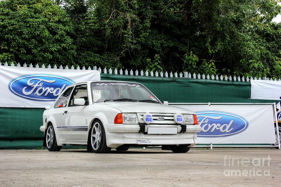 Ford Escort RS Turbo Photograph by Vicki Spindler