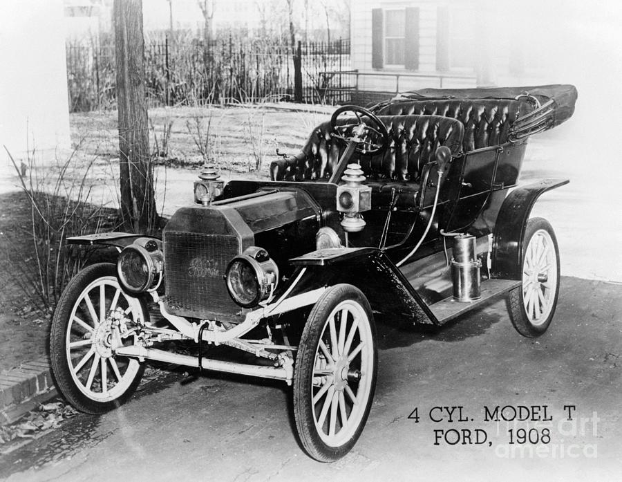 Ford Model T, 1908 Photograph by Granger