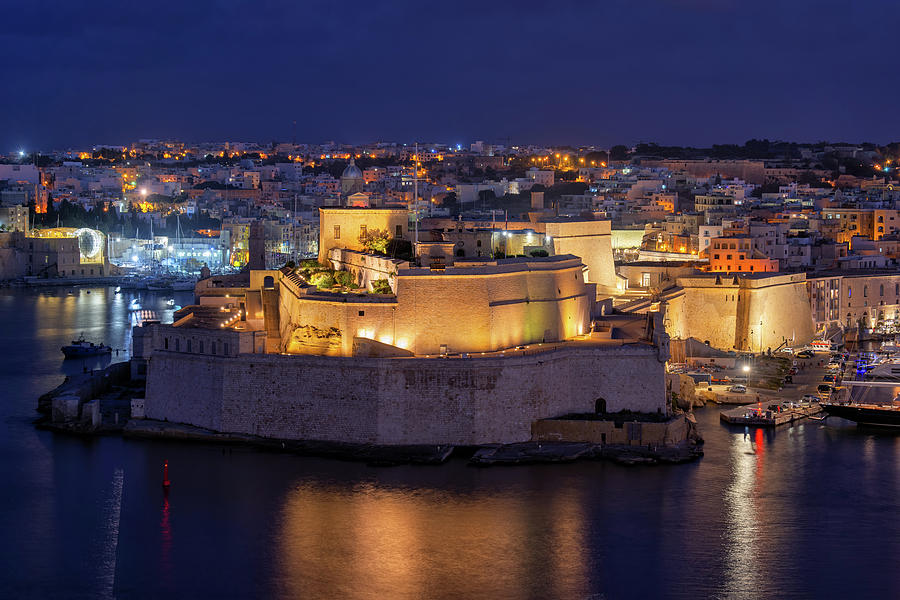 Fort St Angelo at Night in Malta Photograph by Artur Bogacki