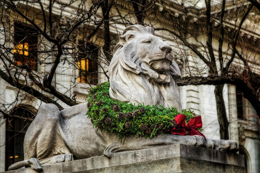 Fortitude Lion NYPL Photograph by Susan Candelario