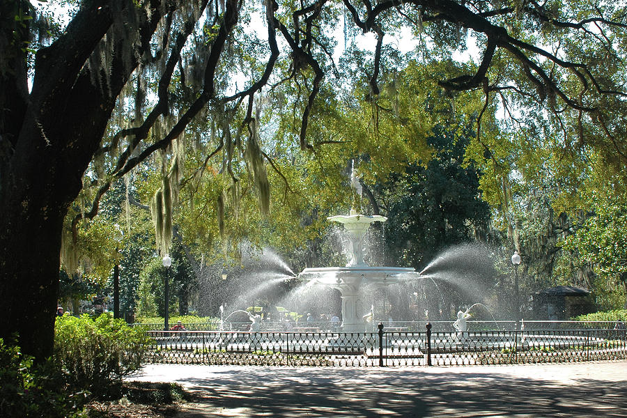 Fountain at Forsyth Park, Savannah, Georgia Photograph by Jerry Griffin
