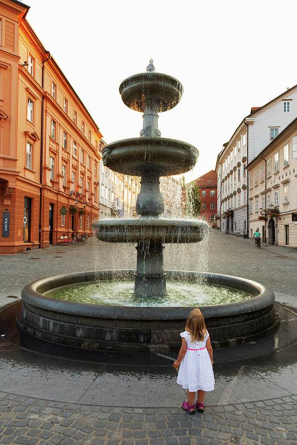 Fountain in Novi Trg, Ljubljana Photograph by Ian Middleton