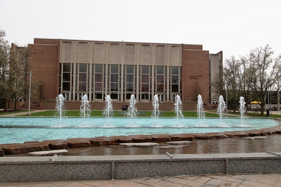 Fountain Plaza at Western Michigan University Photograph by Eldon McGraw