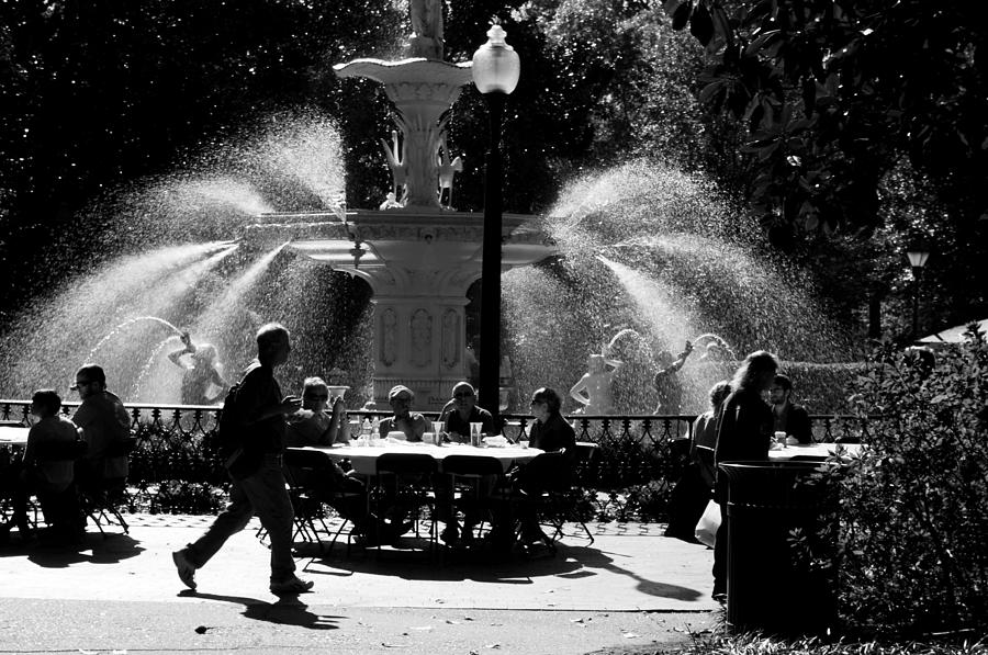 Black And White Photograph - Fountain Savannah, GA by Lisa Poulos Williams