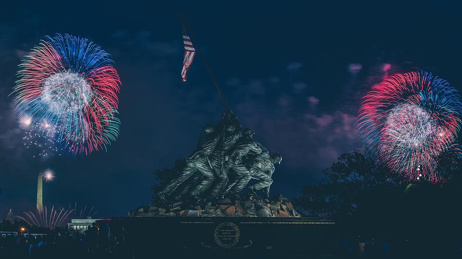 Fourth of July Fireworks and the Iwo Jima U.S. Marine Corps Memorial