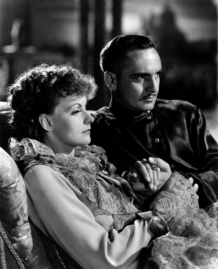 FREDRIC MARCH and GRETA GARBO in ANNA KARENINA -1935-, directed by CLARENCE BROWN. Photograph by Album