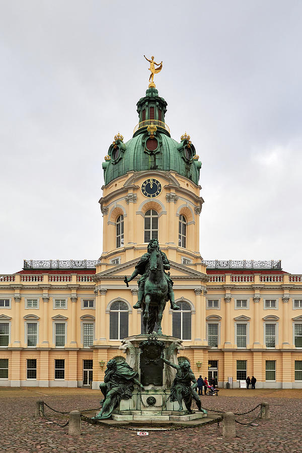 Fredrik Vilhelm. Schloss Charlottenburg.berlin Photograph