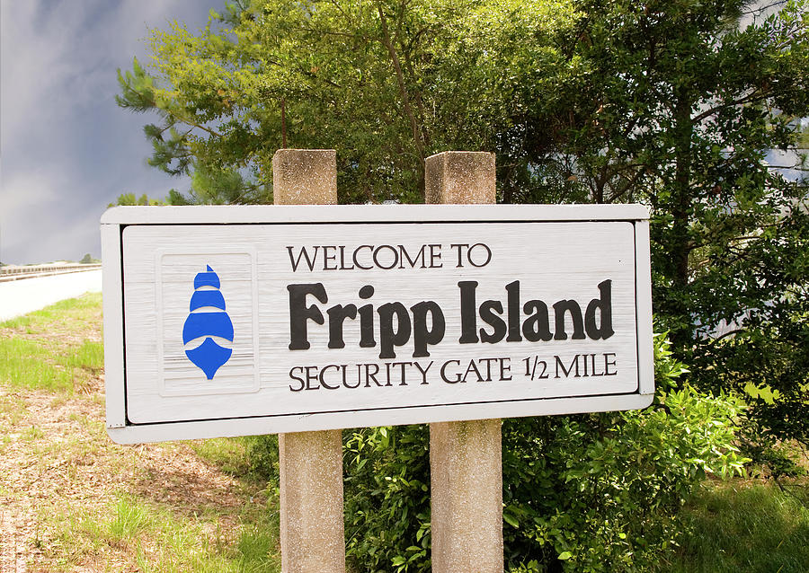 Fripp Island Sign Photograph by Bob Pardue