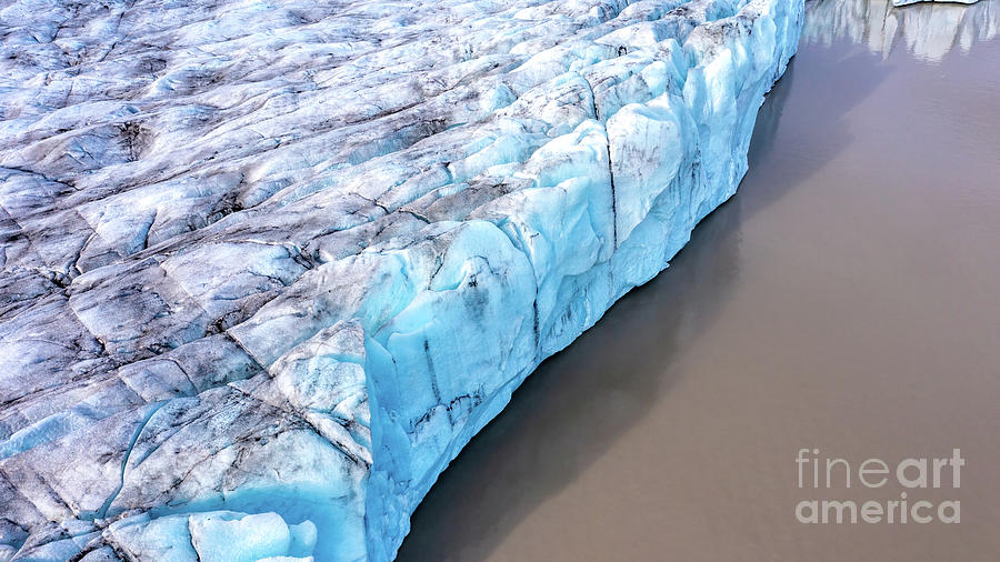 Front wall of the of the Fjalljokull glacier in the Fjallsarlon glacial lagoon, Southern Iceland. Part of the Vatnajokull national park. Photograph by Jane Rix