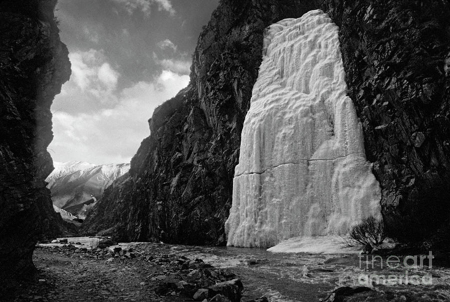 Frozen Waterfall - Tibet Photograph by Craig Lovell