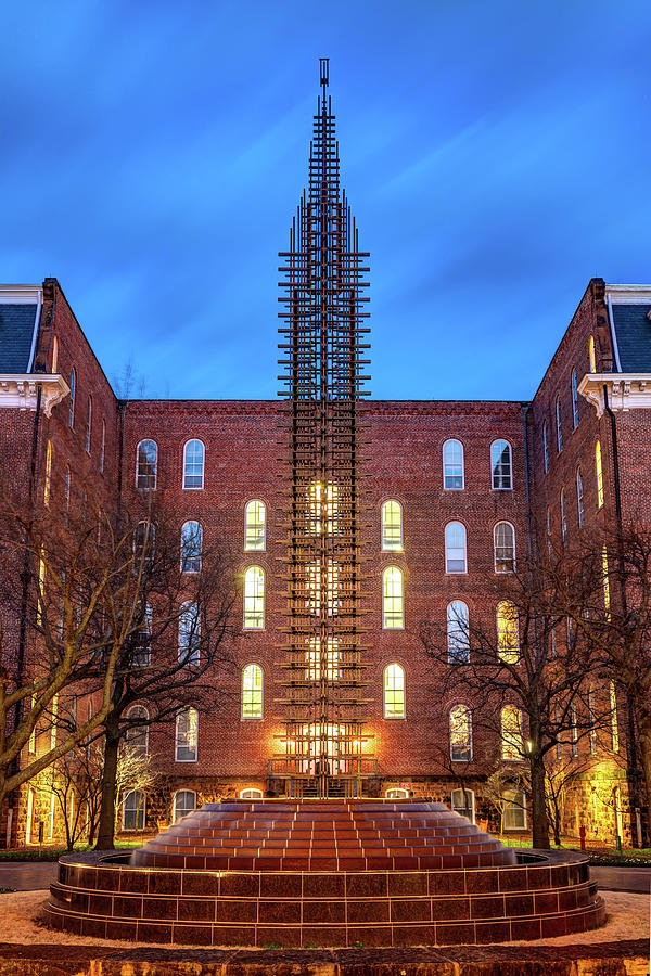 Fulbright Fountain And Old Main At Dusk - University Of Arkansas ...