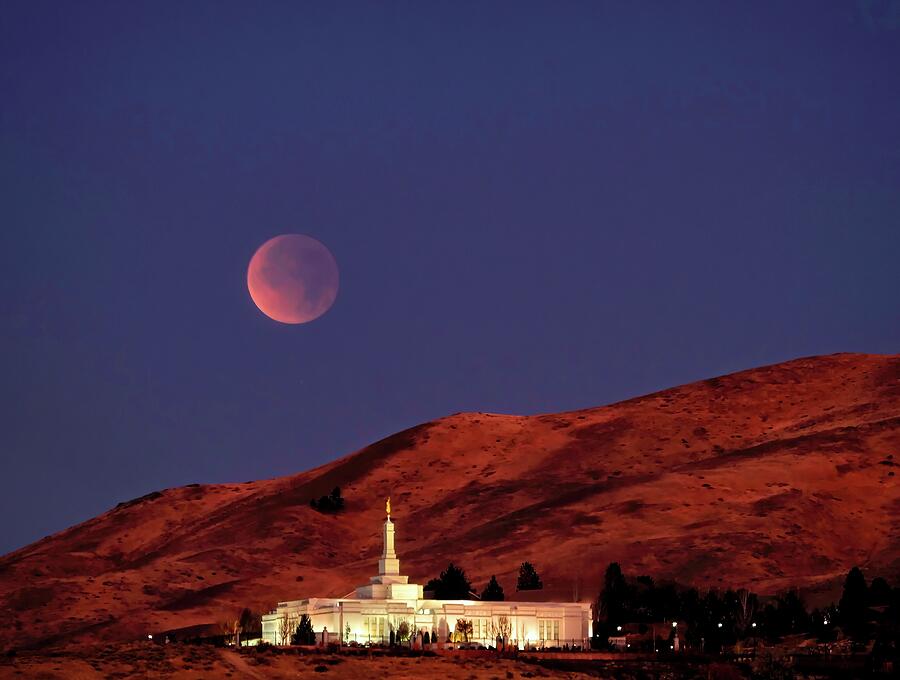 Reno Photograph - Full Lunar Eclipse by Donna Kennedy