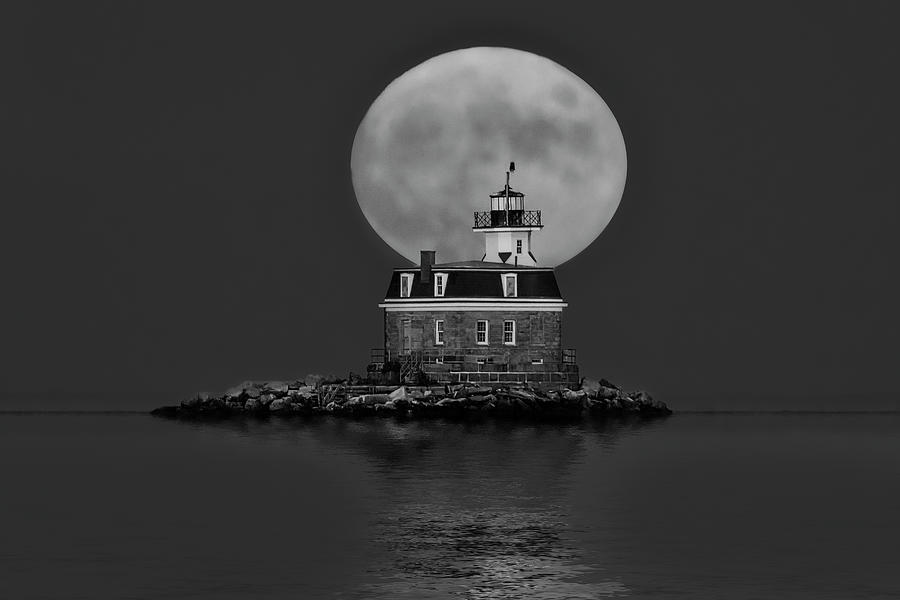 Full Moon CT BW Photograph by Susan Candelario
