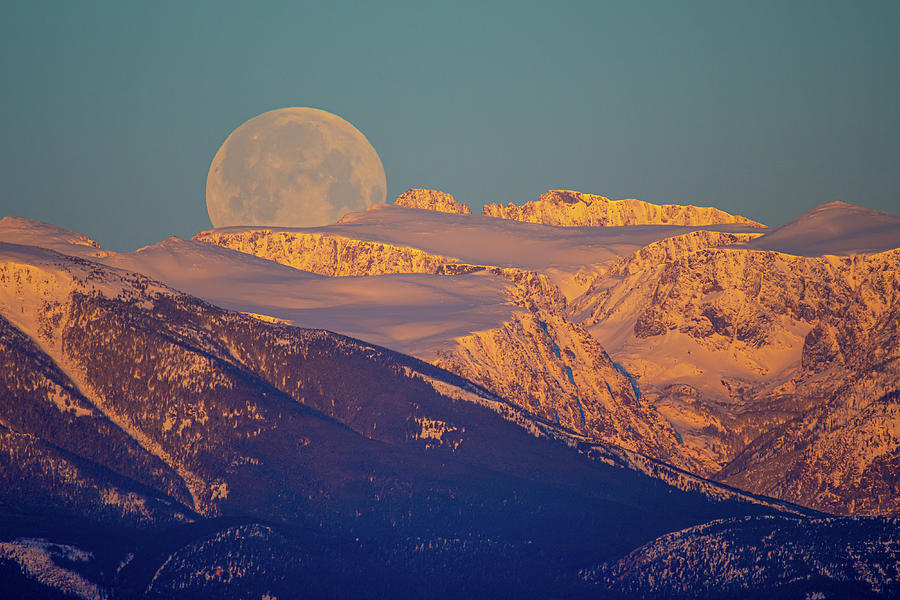 Full Moon Setting Over Mountains Photograph by Gary Beeler
