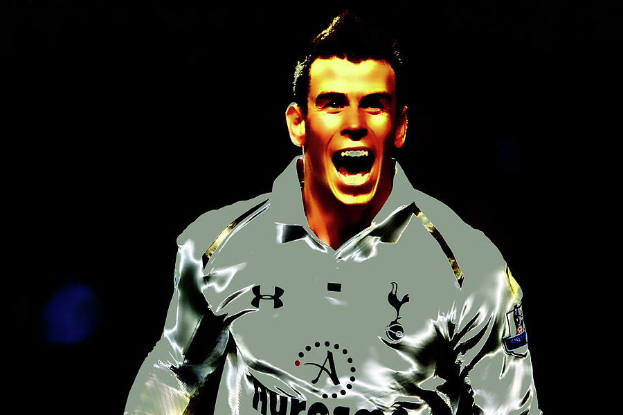 Gareth Bale Mixed Media by Brian Reaves