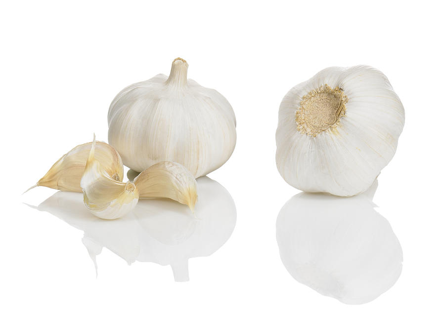 Garlic bulbs Photograph by Lew Robertson