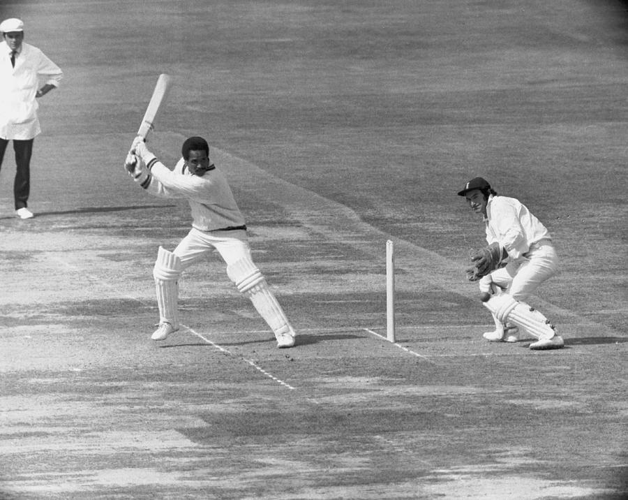 Gary Sobers Photograph by Hulton Archive