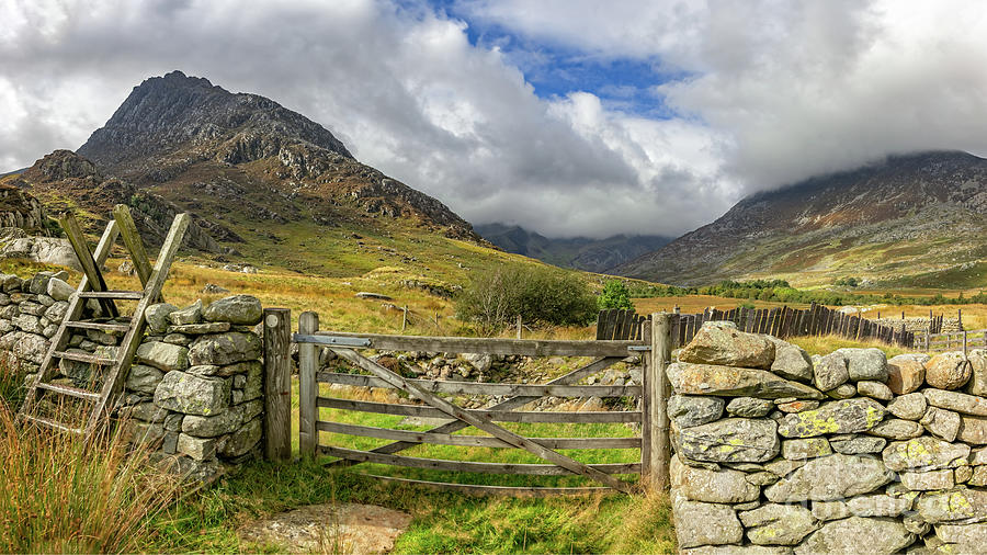 Gates to Tryfan East Snowdonia Photograph by Adrian Evans