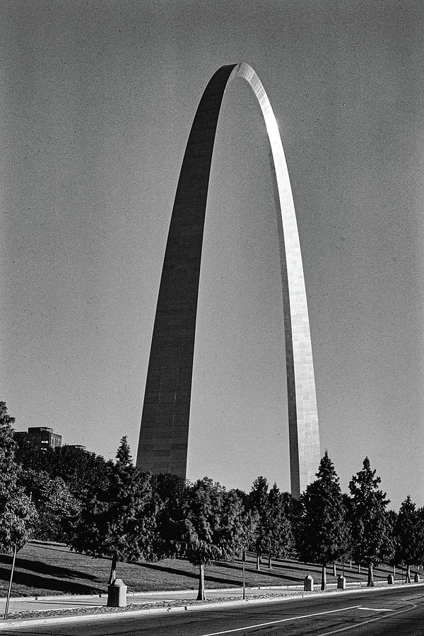 Architecture Photograph - Gateway Arch, Saint Louis, Missouri by John Margolies