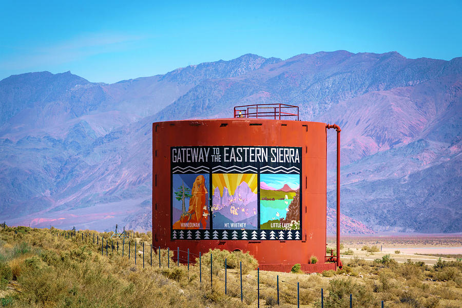 Desert Photograph - Gateway to the Eastern Sierras by Lindsay Thomson