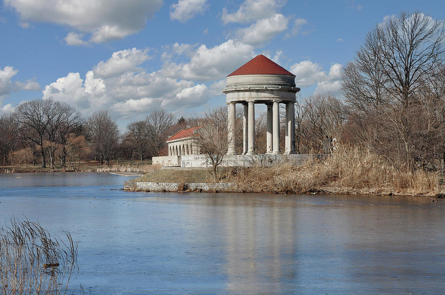 Gazebo and Boathouse i FDR Park Philadelphia Photograph by