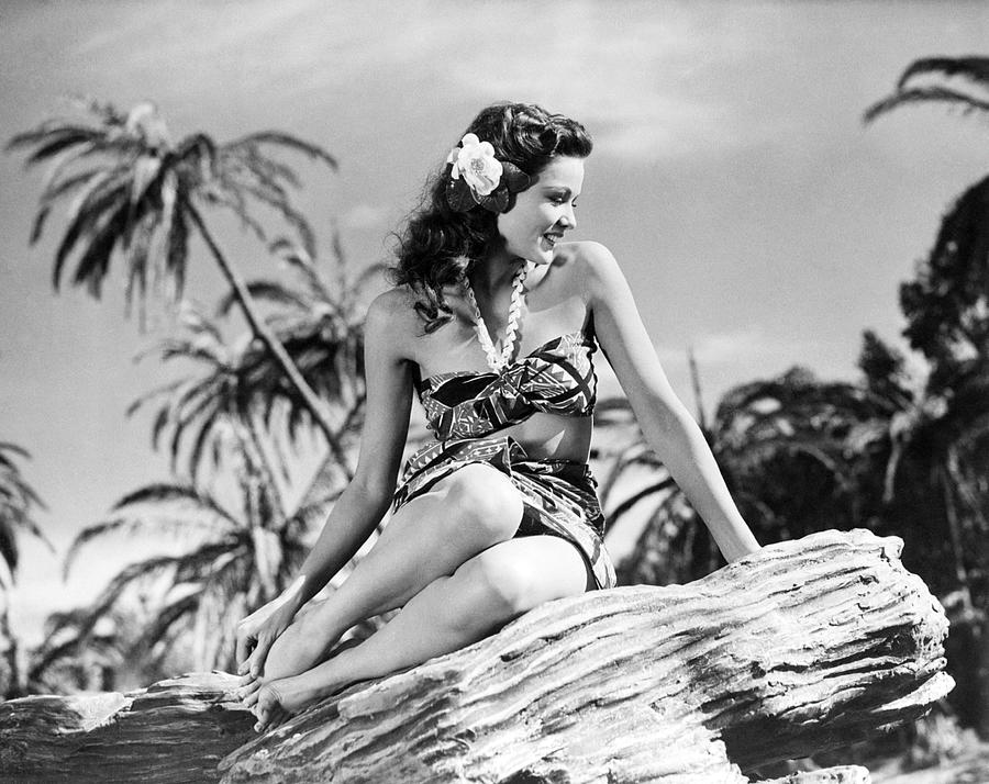 GENE TIERNEY in SON OF FURY THE STORY OF BENJAMIN BLAKE -1942-, directed by JOHN CROMWELL. Photograph by Album