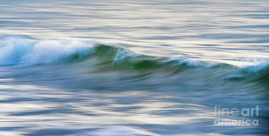 Gentle Waves Rolling Motion Photograph